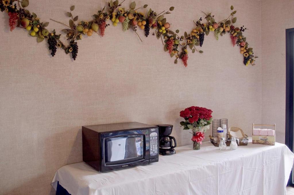 Americas Best Value Inn & Suites Los Angeles Downtown Sw Esterno foto
